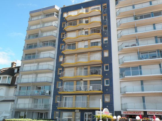  immeuble en carrelage bleu foncé